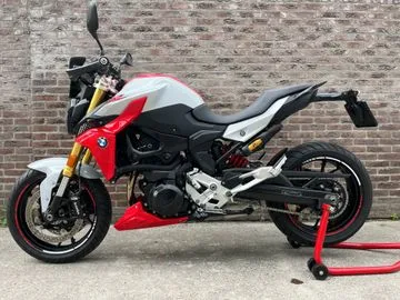 BMW F 900 R (2020) — foto 1