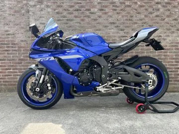 Yamaha YZF-R1 (2021) — foto 1