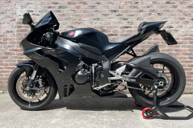 Honda CBR1000RR R Fireblade (2022)