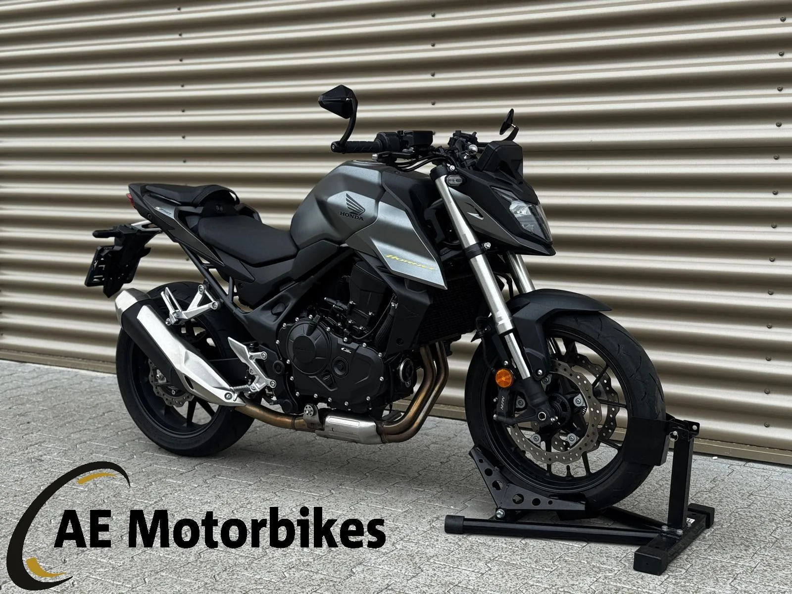 Honda CB 750 Hornet (2023) — foto 1