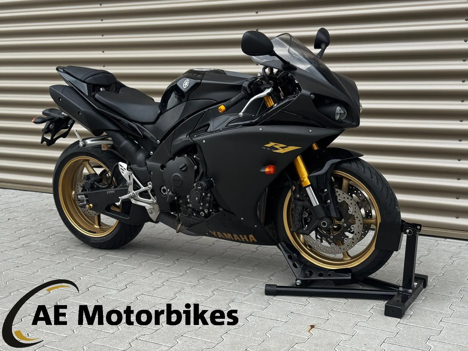 Yamaha YZF-R1 (2009) — foto 1