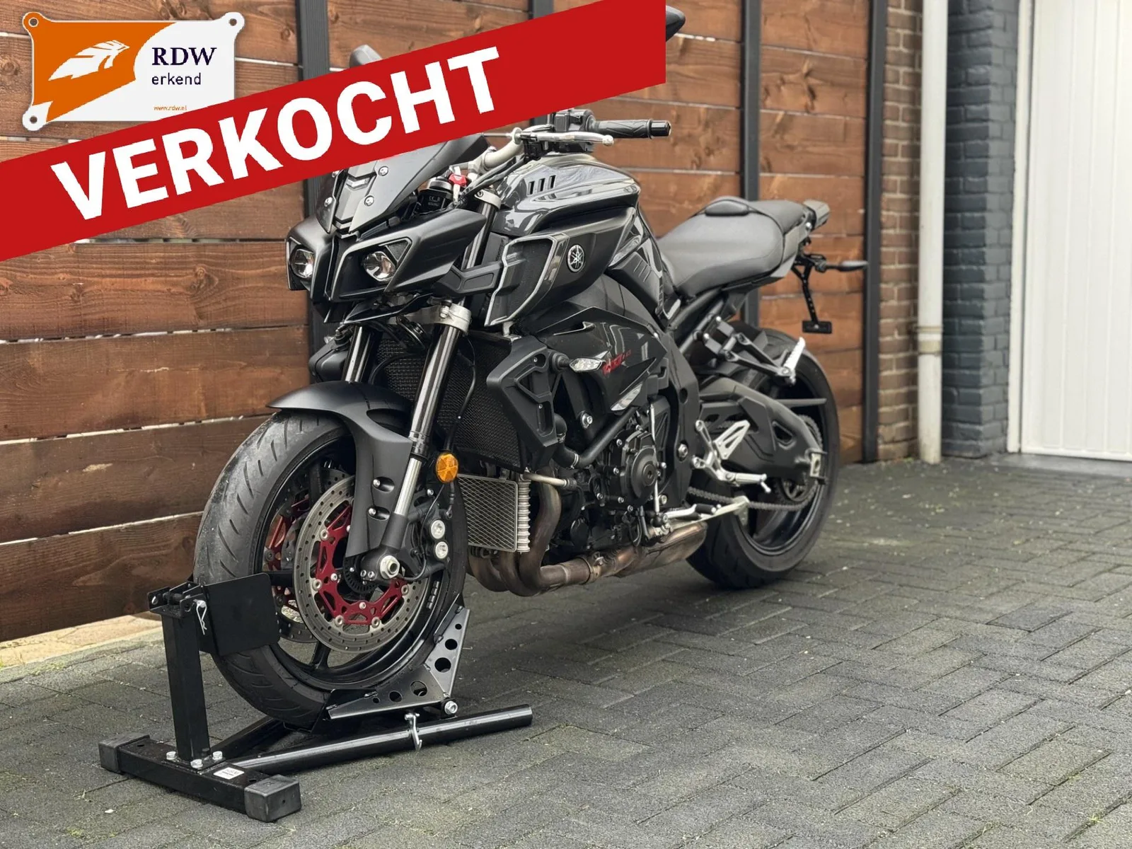 Yamaha MT-10 (2017) — foto 1