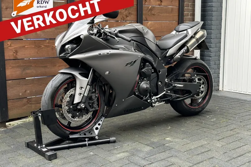 Yamaha YZF-R1 (2013)