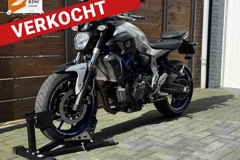 Yamaha MT-07 (2015)