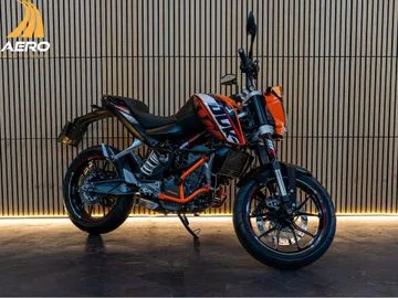 KTM 125 Duke (2015) — foto 1
