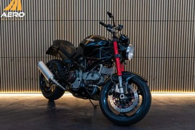 Ducati M 1000 Monster (2004)