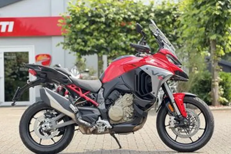 Ducati Multistrada V4 S-Rader - Red (2025)