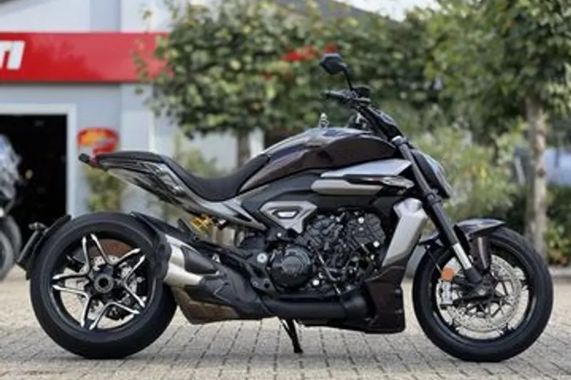 Ducati Diavel V4 Xdiavel - Black Lava (2025)