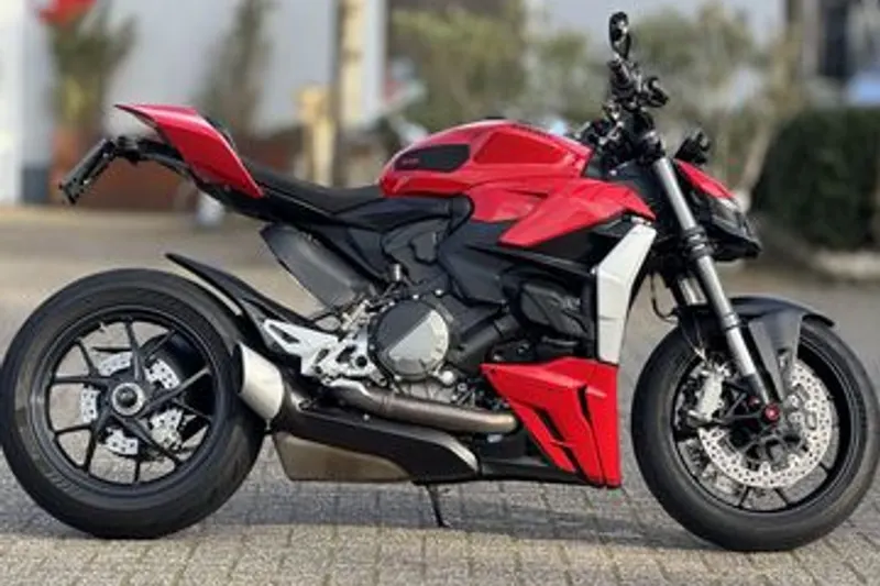 Ducati Streetfighter V2 (2023)