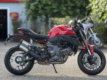 Ducati Monster V2 - Red (2026) — foto 1