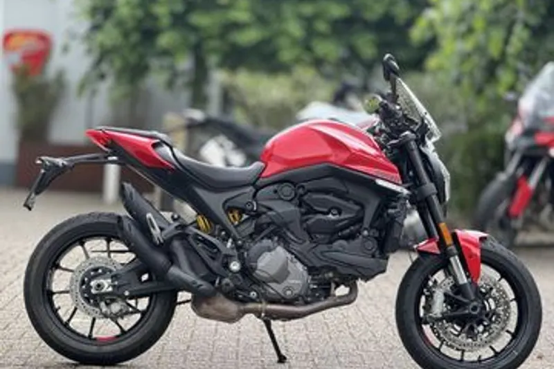 Ducati Monster Red (2021)