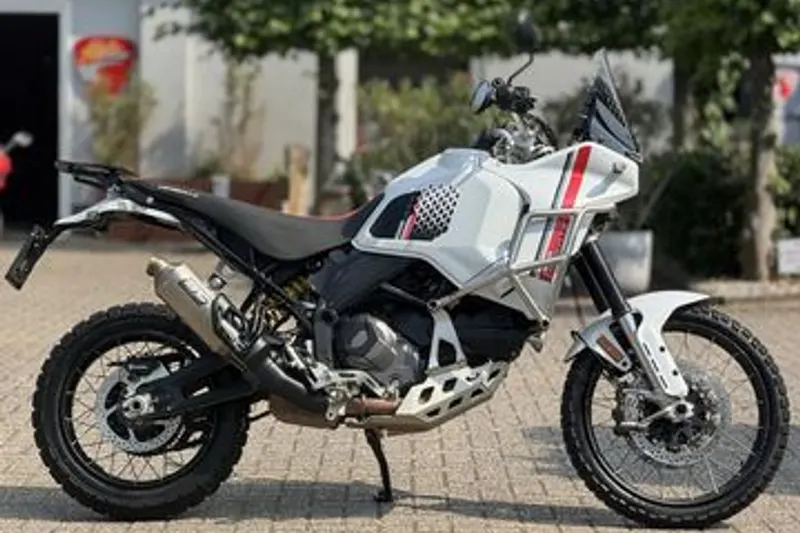 Ducati DesertX (2022)