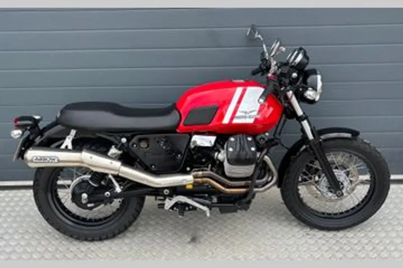 MOTO GUZZI V 7 II STONE (2016)