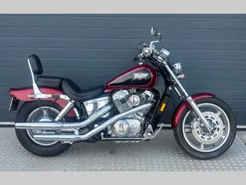Honda VT 1100 (1994) — foto 1