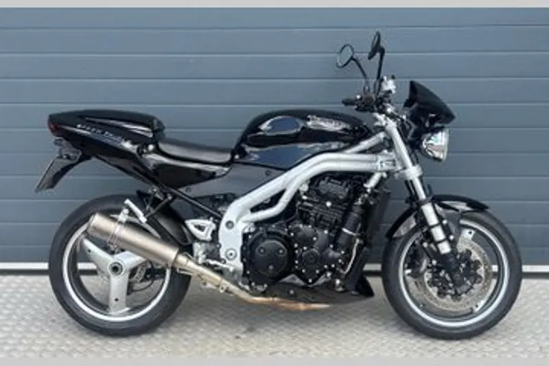 Triumph Speed Triple (2005)