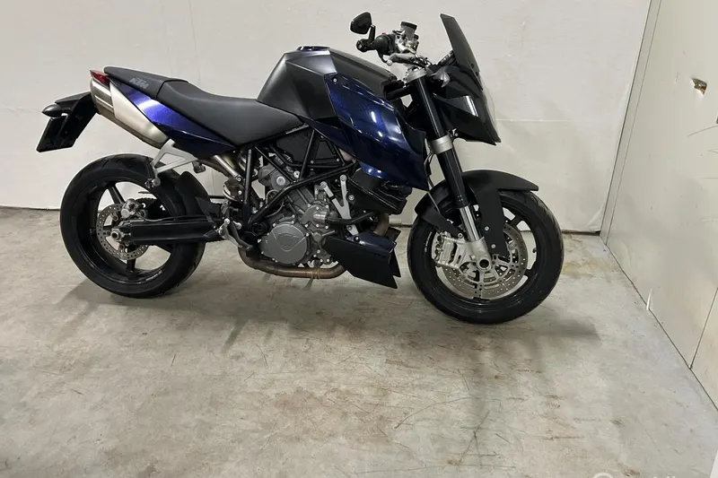 KTM 990 Super Duke R (2012)