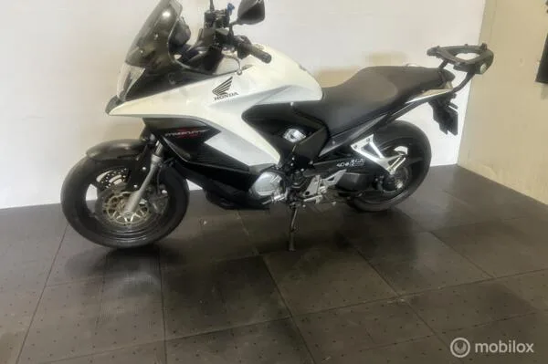 Honda VFR 800 X Crossrunner (2014) — foto 1