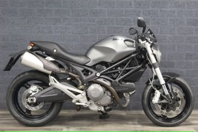 Ducati M 696 (2010)
