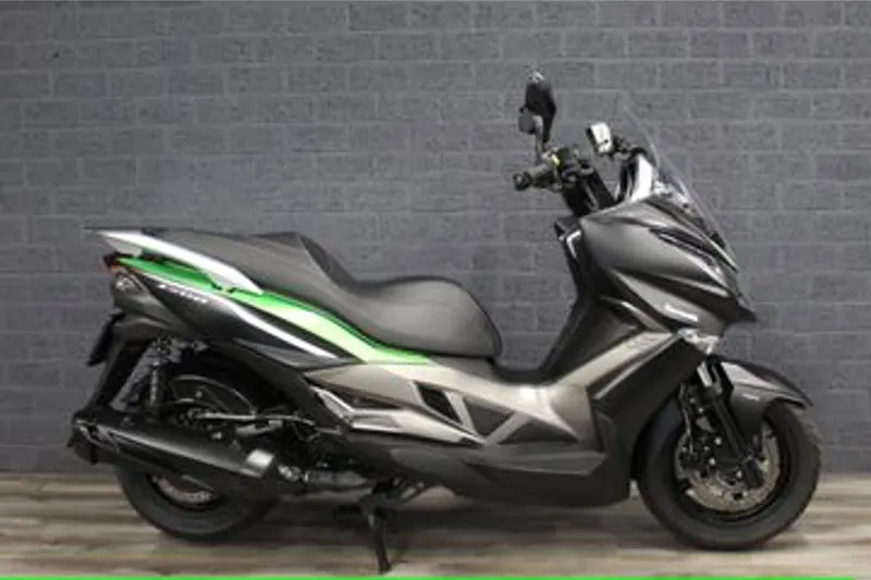 Kawasaki J 300 (2014)