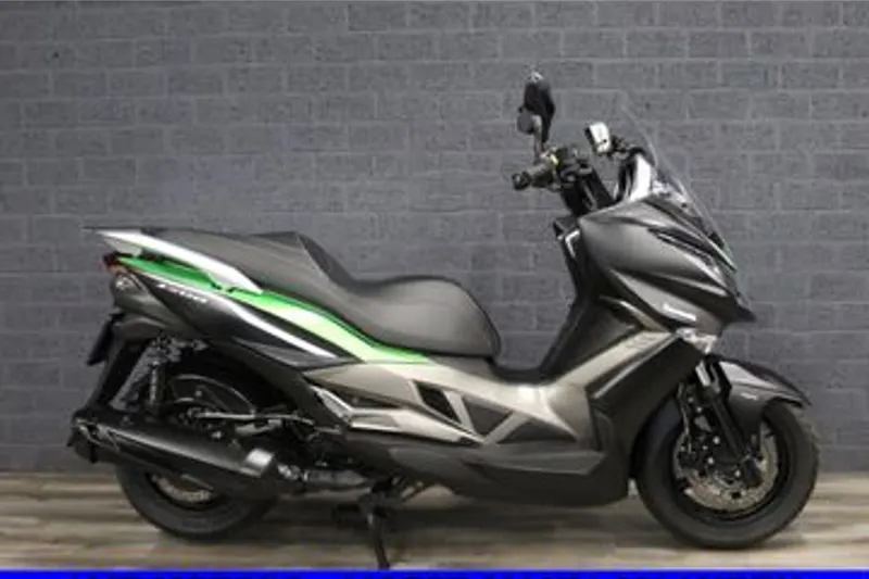 Kawasaki J 300 (2014)