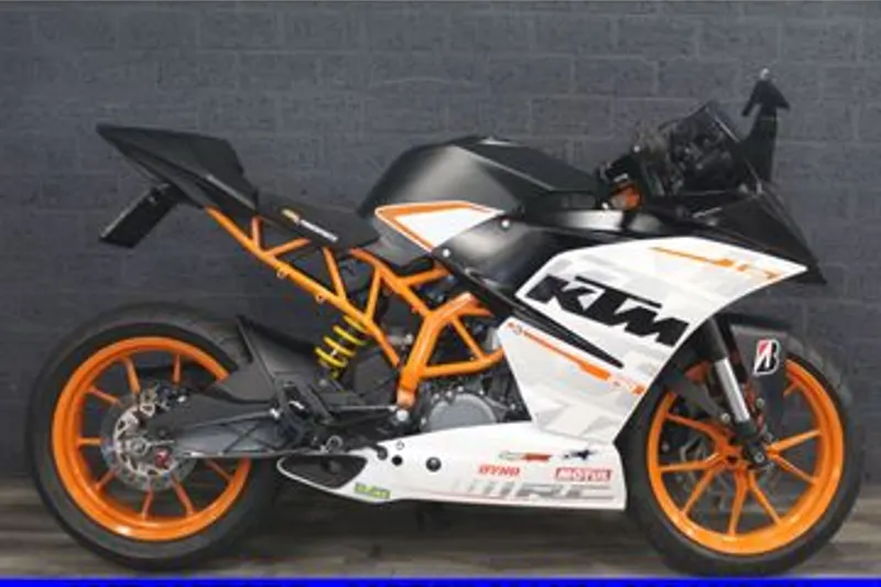 KTM RC 390 (2015)