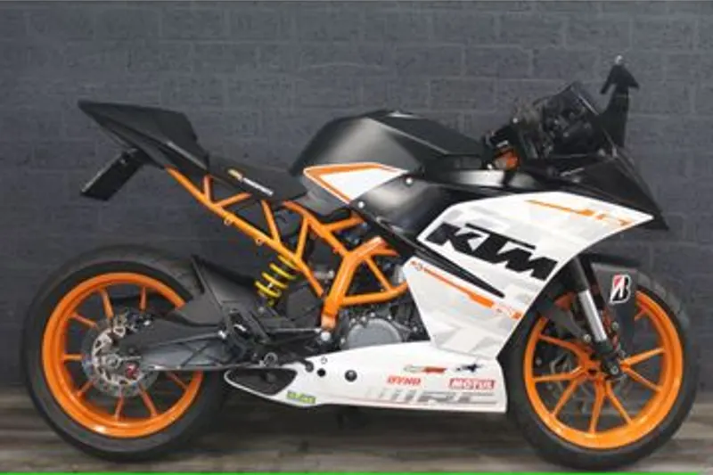 KTM RC 390 (2015)