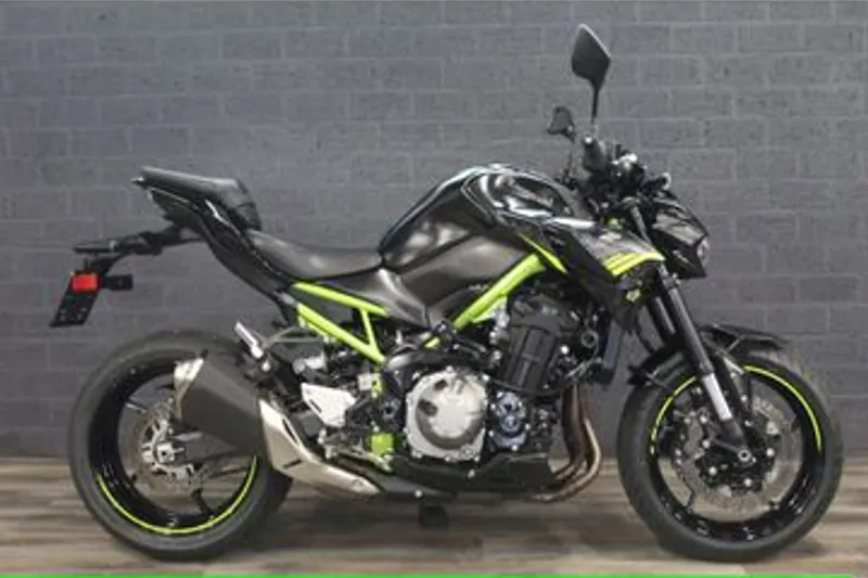 Kawasaki Z900 (2022)