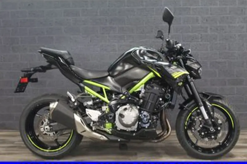 Kawasaki Z900 (2022)