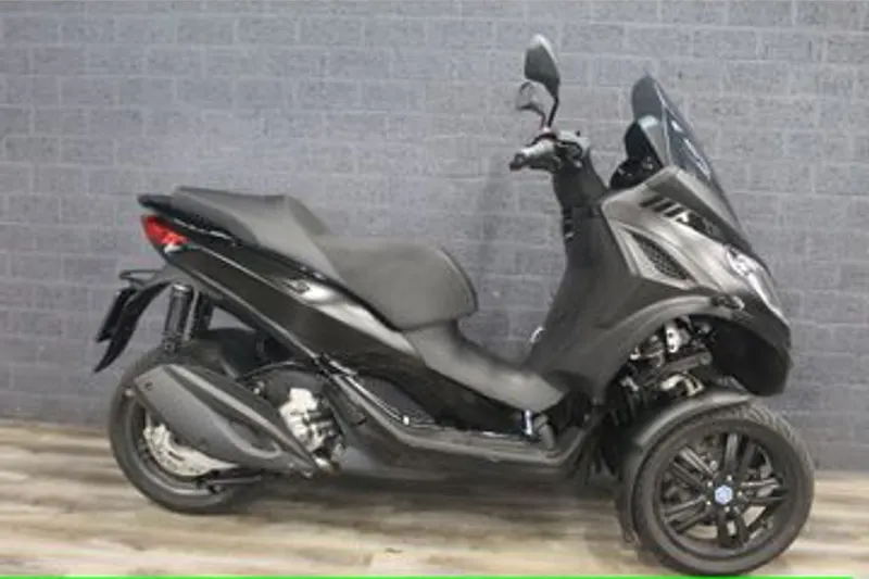 Piaggio MP3 300 HPE (2024)