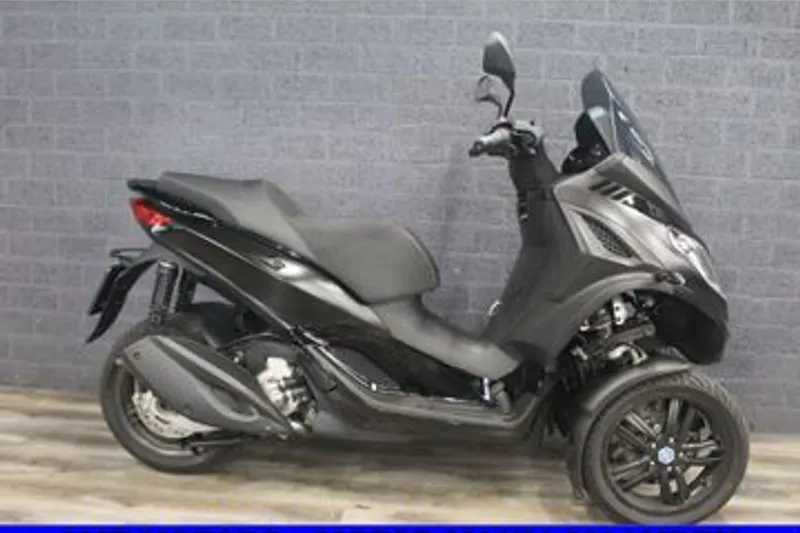 Piaggio MP3 300 HPE (2024)