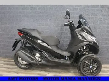 Piaggio MP3 300 HPE (2024) — foto 1