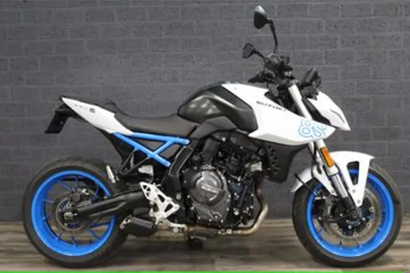 Suzuki GSX-8S (2024)