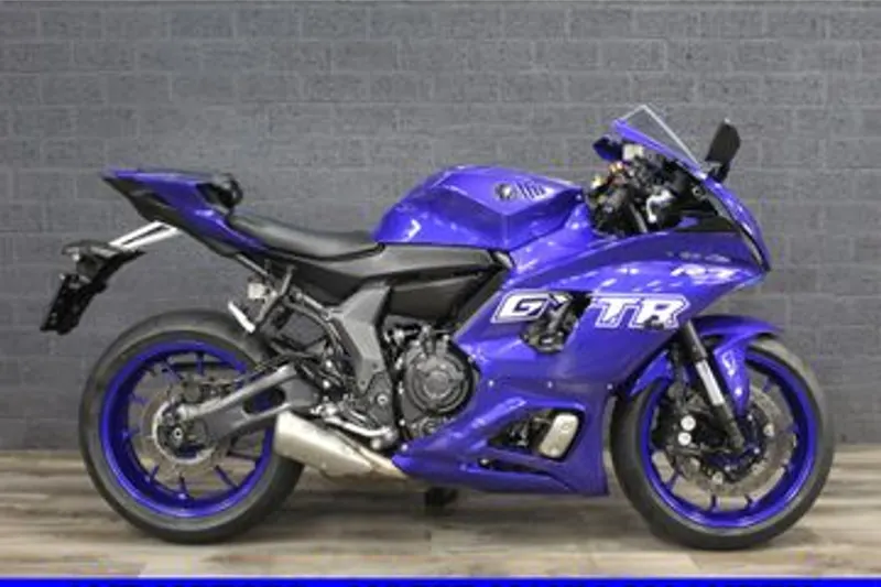 Yamaha R7 (2023)
