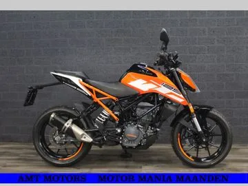 KTM 125 Duke (2021) — foto 1