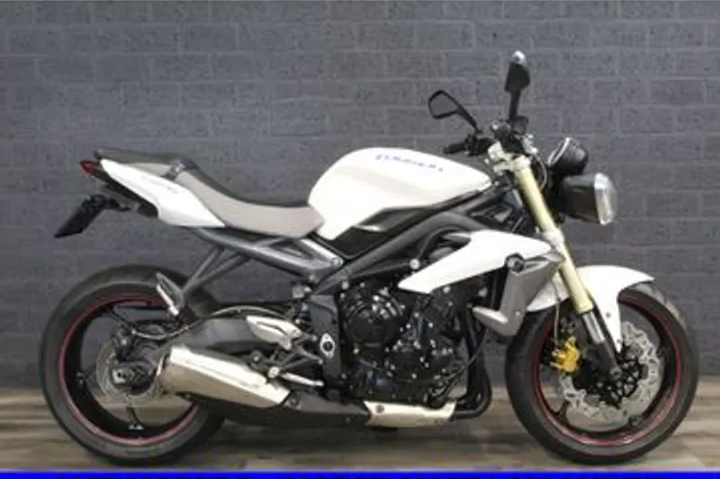 Triumph Street Triple (2013)