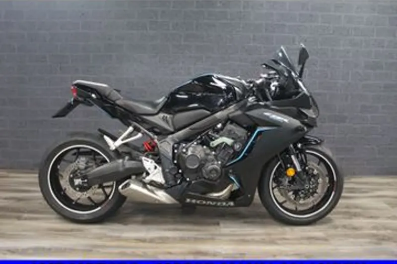 Honda CBR650R (2023)