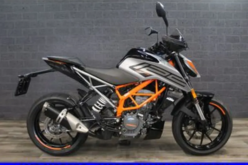 KTM 125 Duke (2021)