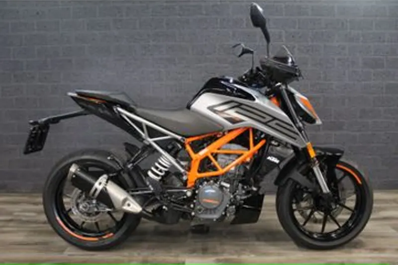 KTM 125 Duke (2021)