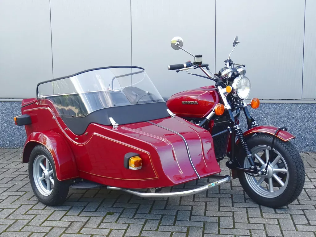 Honda GL 1000 Gold Wing (1976) — foto 1