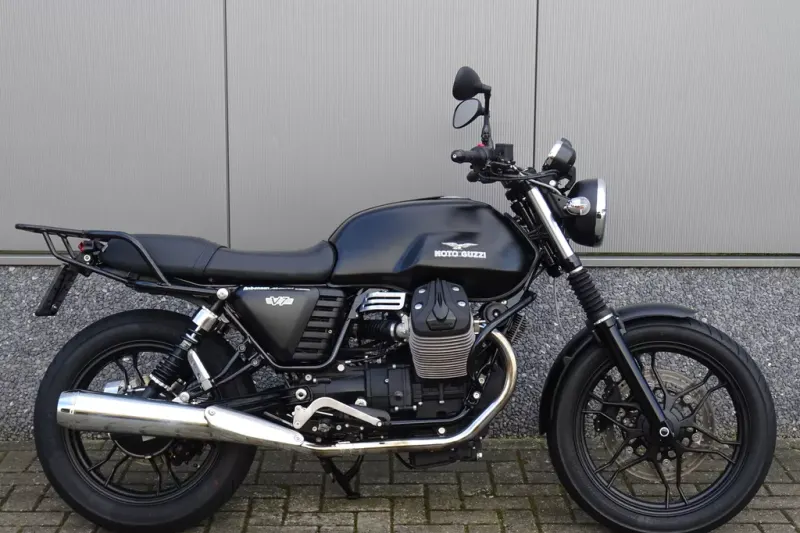Moto Guzzi V7 Stone (2014)