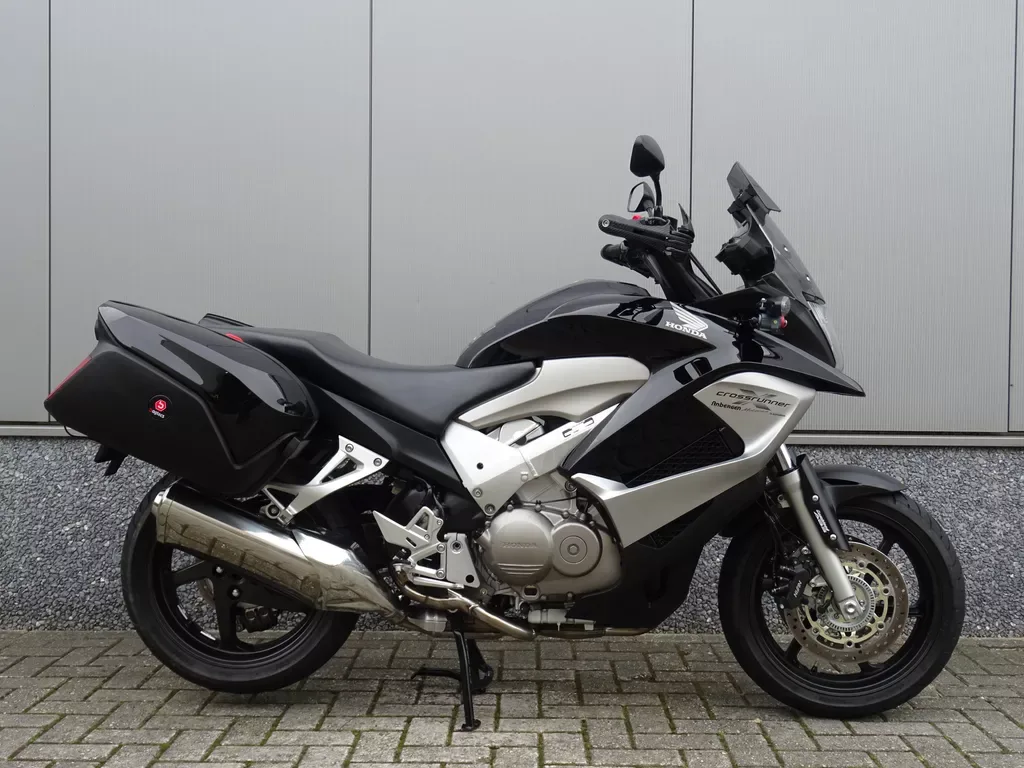 Honda VFR 800 X Crossrunner (2012) — foto 1