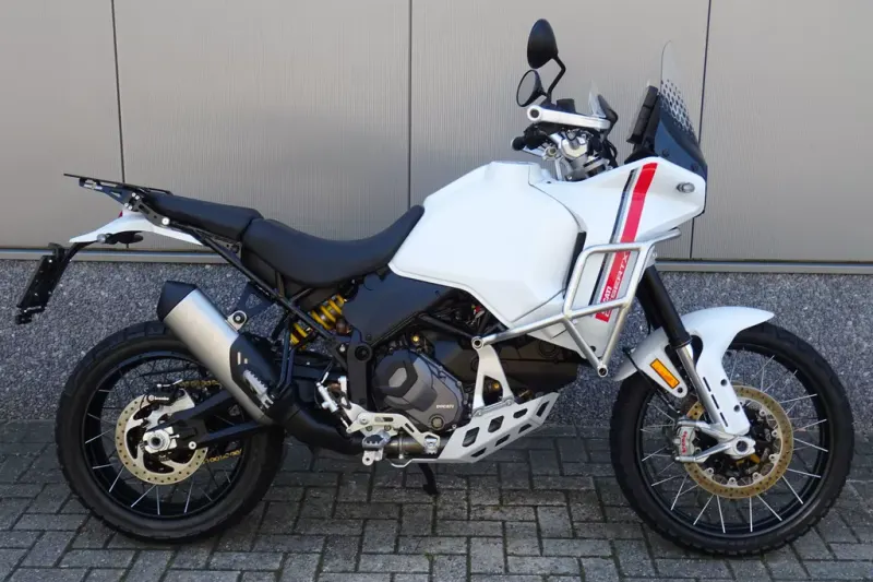 Ducati DesertX (2022)