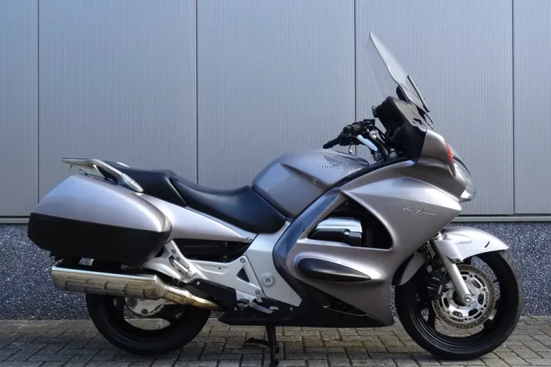 Honda ST 1300 PAN European (2002)