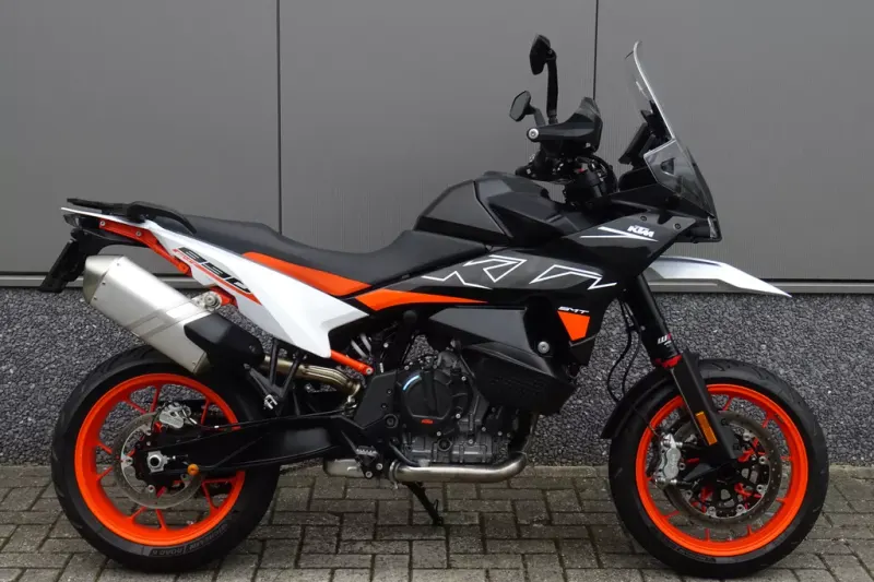KTM 890 SMT (2023)