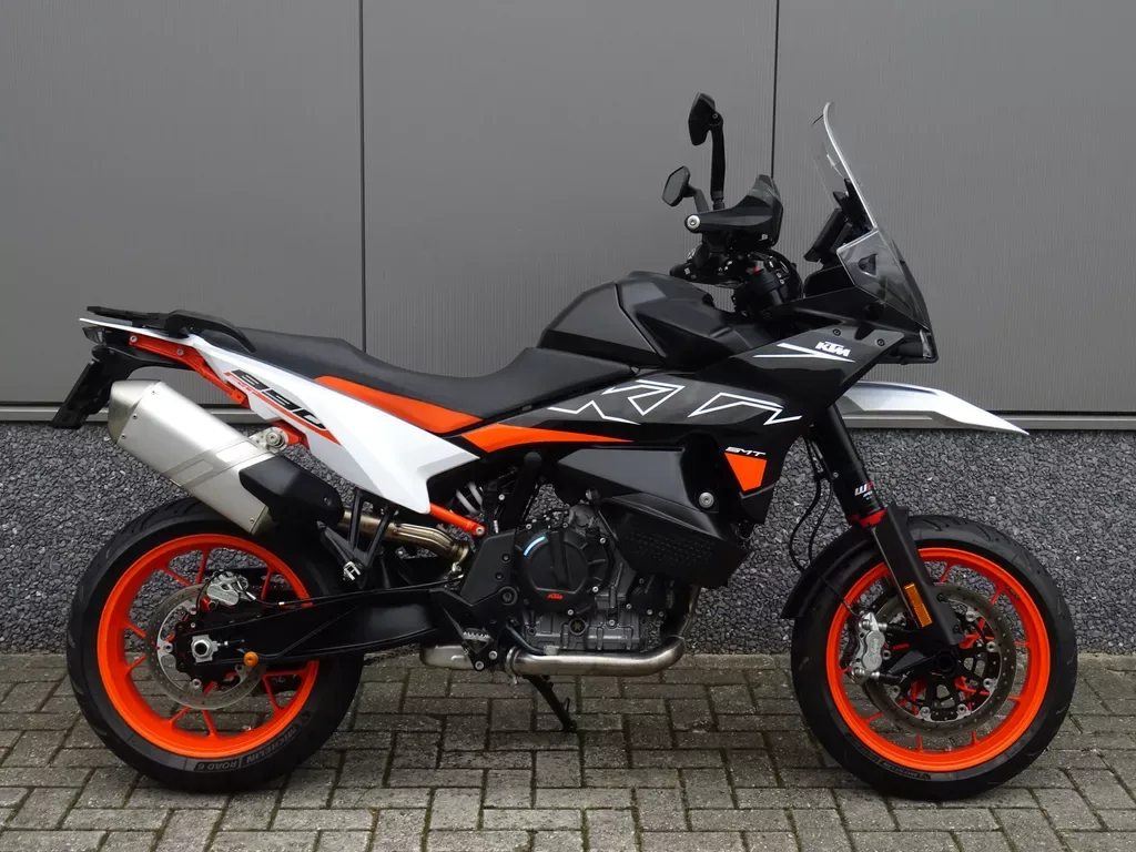 KTM 890 SMT (2023) — foto 1