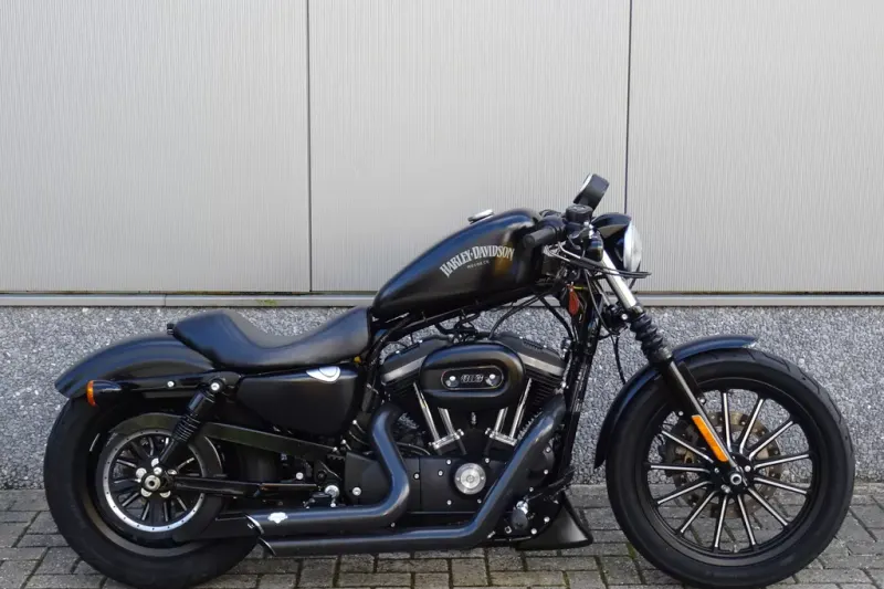 Harley-Davidson Iron 883 (2015)