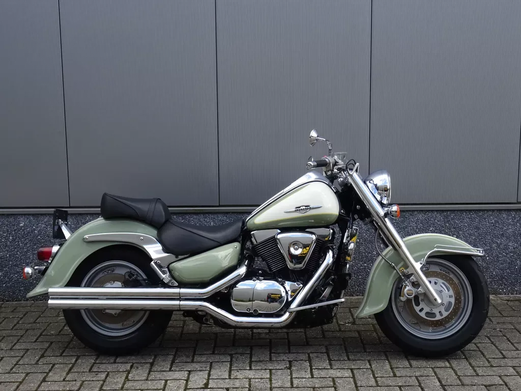 Suzuki VL 1500 Intruder (2000) — foto 1