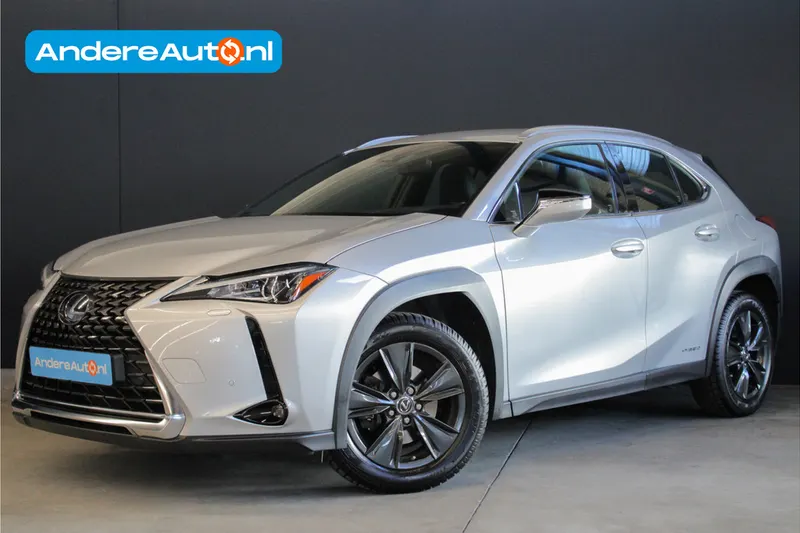 Lexus UX (2019)