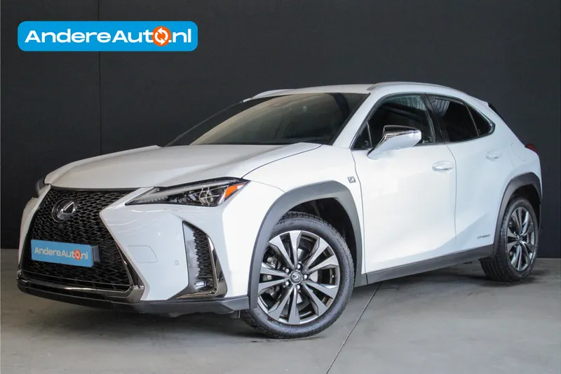 Lexus UX (2019)