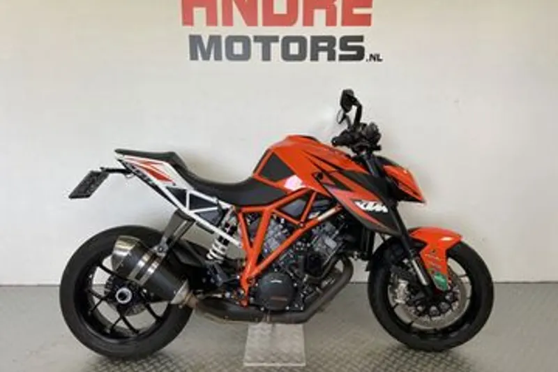 KTM 1290 SuperDuke R (2014)